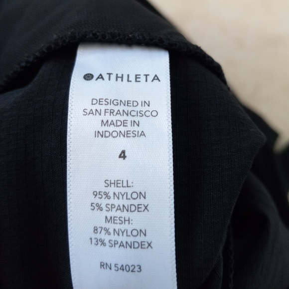 Athleta Trekkie North 3" Short Black 4 - Picture 9 of 16